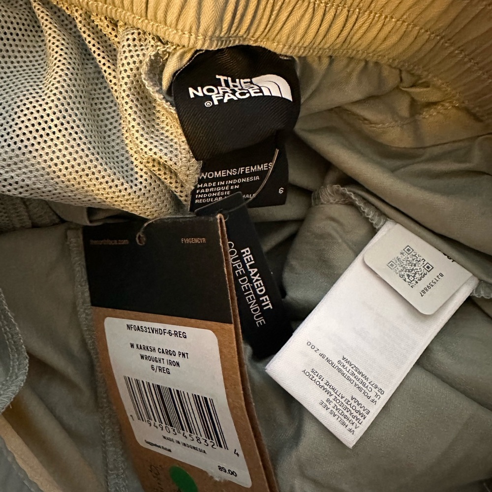 The North Face Women's Relaxed Fit Track Pants - Khaki